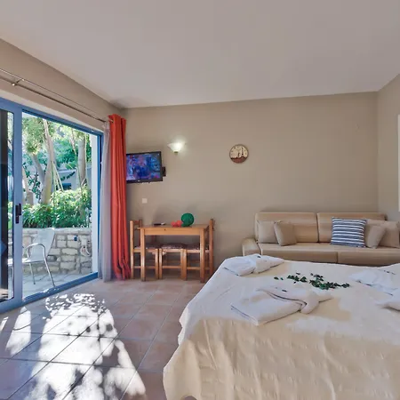 Rouda Bay Mikros Gialos