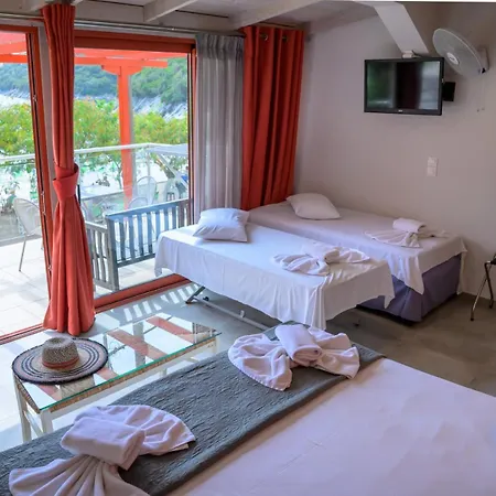 Rouda Bay 3* Mikros Gialos