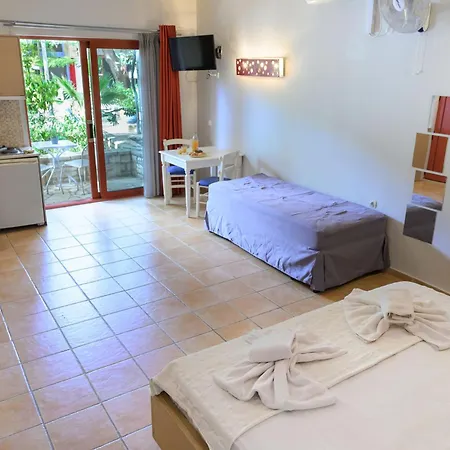 Rouda Bay 3* Mikros Gialos