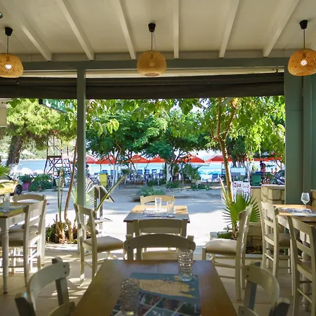 Rouda Bay Mikros Gialos