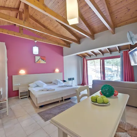 Rouda Bay 3* Mikros Gialos