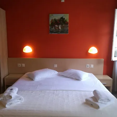 Rouda Bay 3* Mikros Gialos