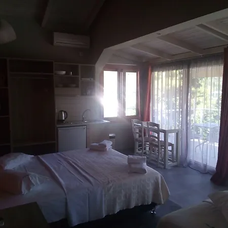 Rouda Bay 3* Mikros Gialos