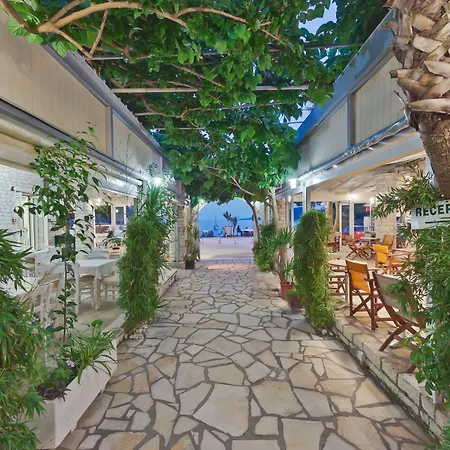 Хотел Rouda Bay 3*