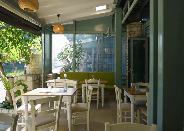 Rouda Bay 3* Mikros Gialos