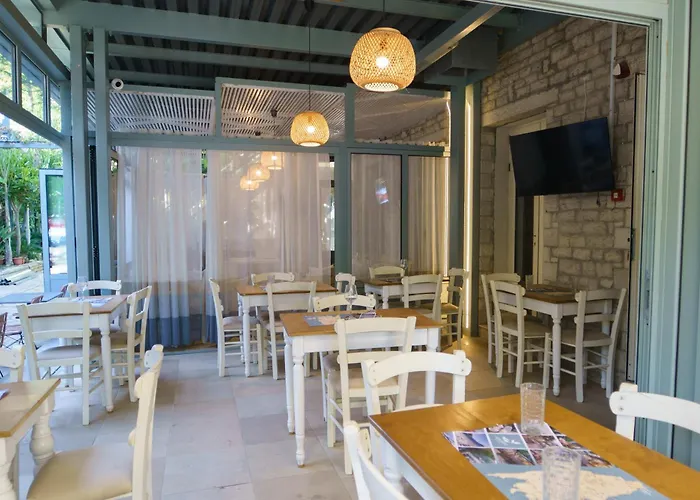 Rouda Bay 3* Mikros Gialos