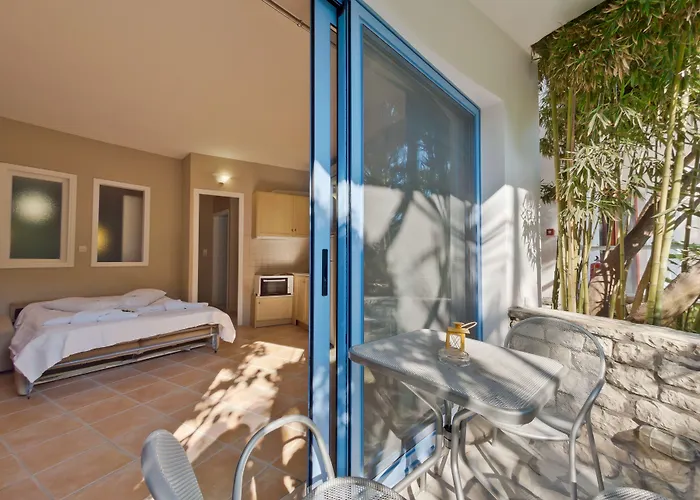 Rouda Bay Mikros Gialos