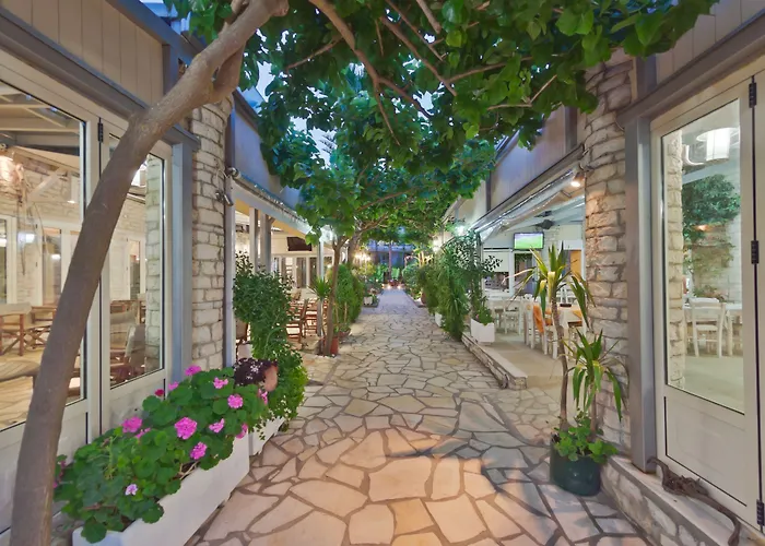 Rouda Bay 3* Mikros Gialos